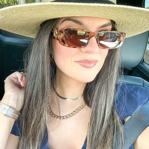 Meet your Posher, Ashly